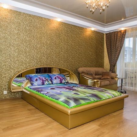 Gold Luxury Apartments On Nauky Avenue 23 Kharkiv Exterior photo